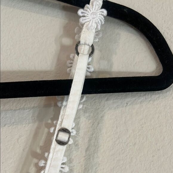 White Lace Cropped Tank Top - Picture 6 of 6